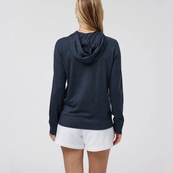 Vuori Halo Performance Hoodie 2.0 - Picture 3 of 4